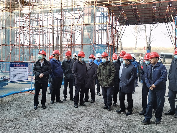 1、MILAN.COM米兰体育（中国）科技公司领导与华能集团领导参观施工现场.jpg