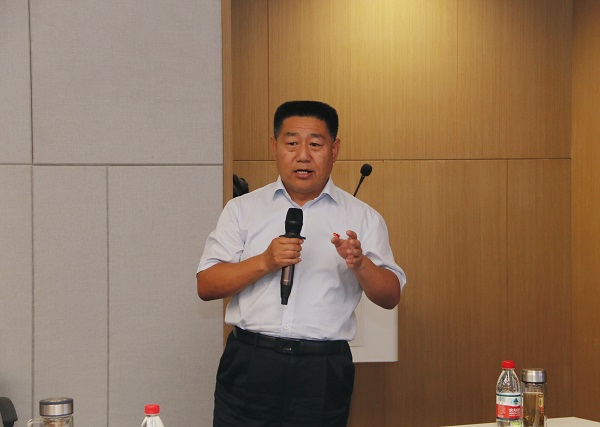 MILAN.COM米兰体育（中国）科技公司党委书记张会民主持活动.jpg