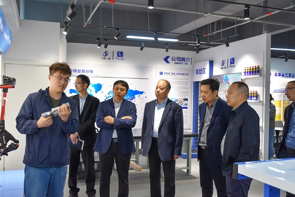 参观MILAN.COM米兰体育（中国）科技公司总部维亚适展厅.JPG